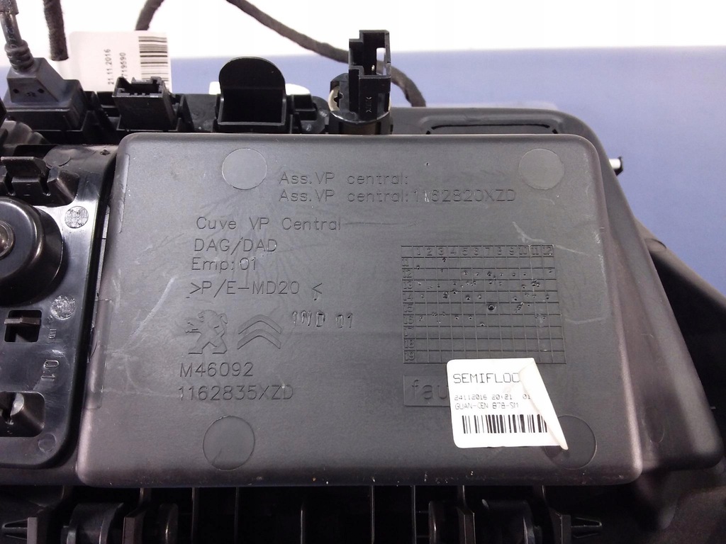 фото №9, C4 picasso ii бардачок середній консолі