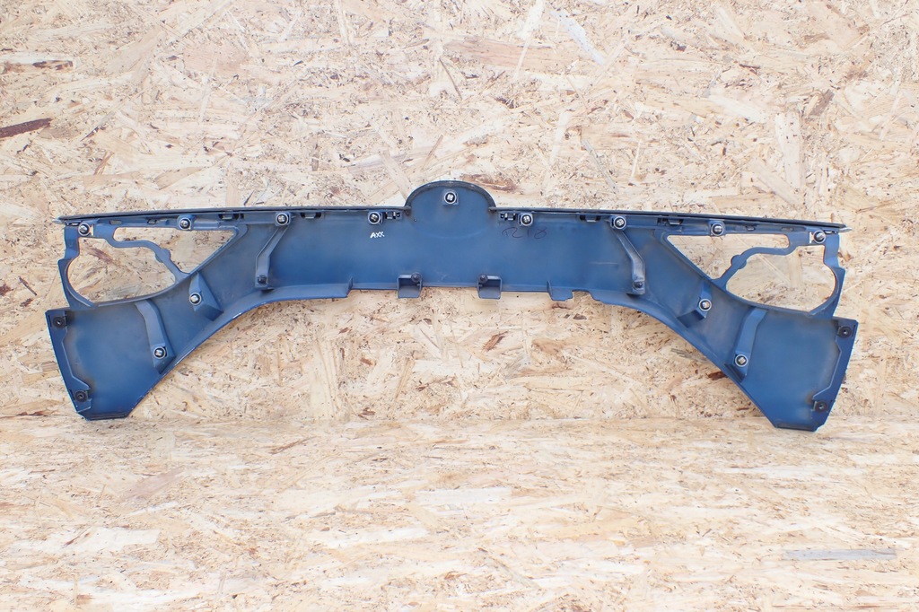 фото №16, Toyota avensis t27 lift t29 kombi накладка крышки багажника 16-18