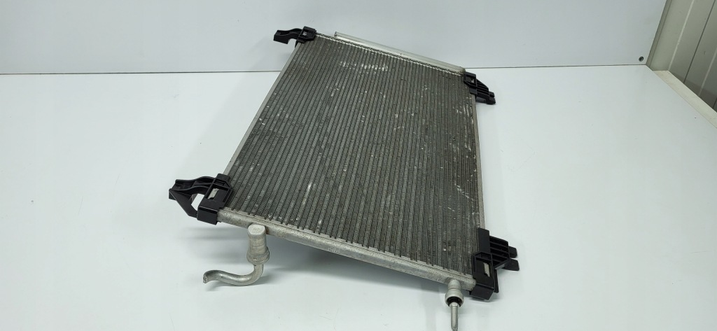 Yaris iii рестайлинг  16- радиатор воды кондиционера + вентиляторы 1,33 бензин в Украине