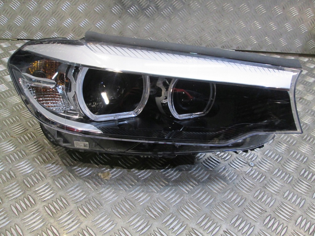 фото №1, Bmw 5 g30 g31 f90 лампа перед правая led 8499112