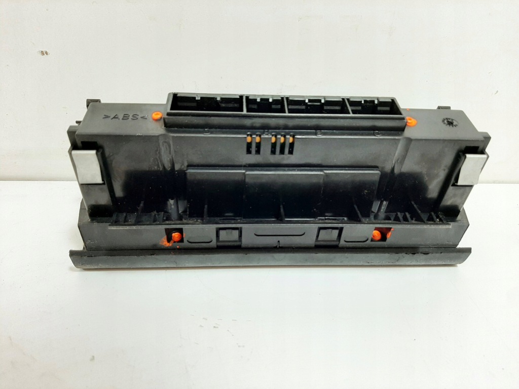 фото №14, Audi a3 8p 06r панель обдув кондиціонера 8p0820043h