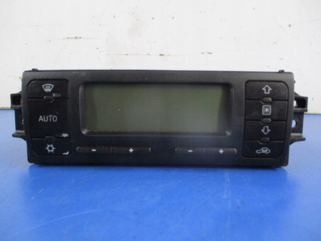 фото №1, Seat toledo панель ii обдув i кондиционера климатроник 1m0820043c