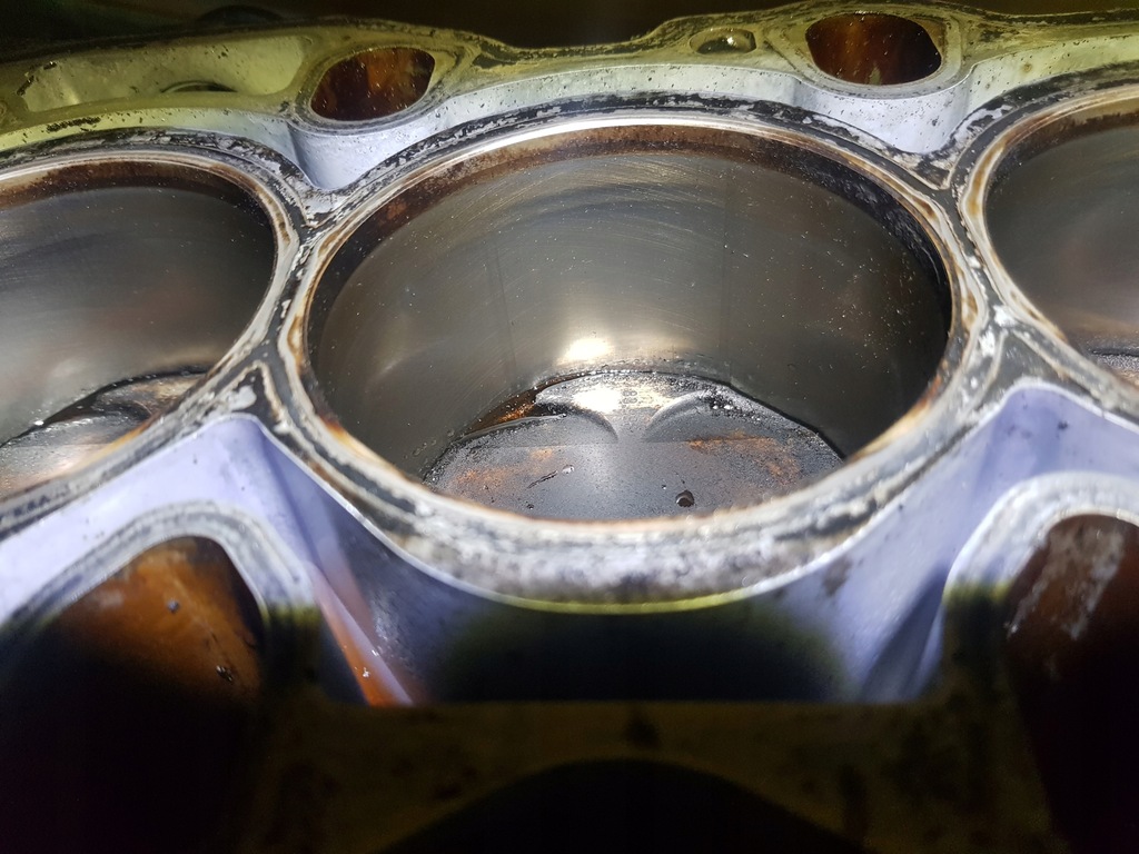 фото №8, Блок двигуна wał поршні bmw e83 e87 e90 e91 n46b20b 7523170 183 tys km