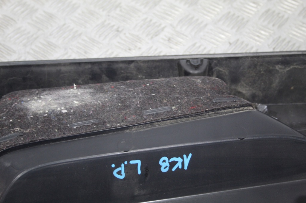 фото №6, Обшивка двері лівий перед vw scirocco 1k8