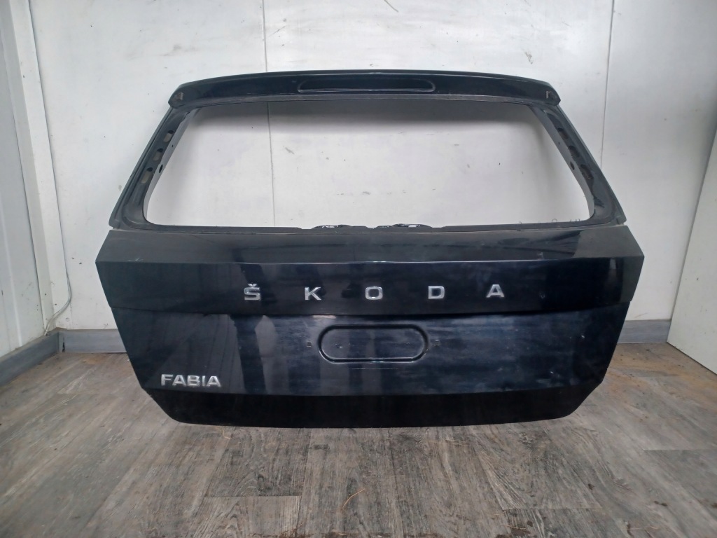 фото №1, Крышка багажника задняя задняя --- skoda fabia iii lift hb хэтчбек ------