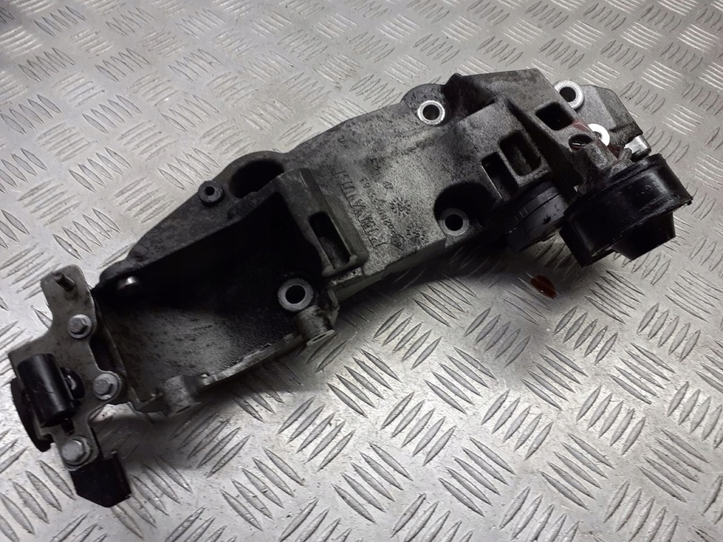Купить Кронштейн генератора renault laguna 2 2.0 dci 8200533583
