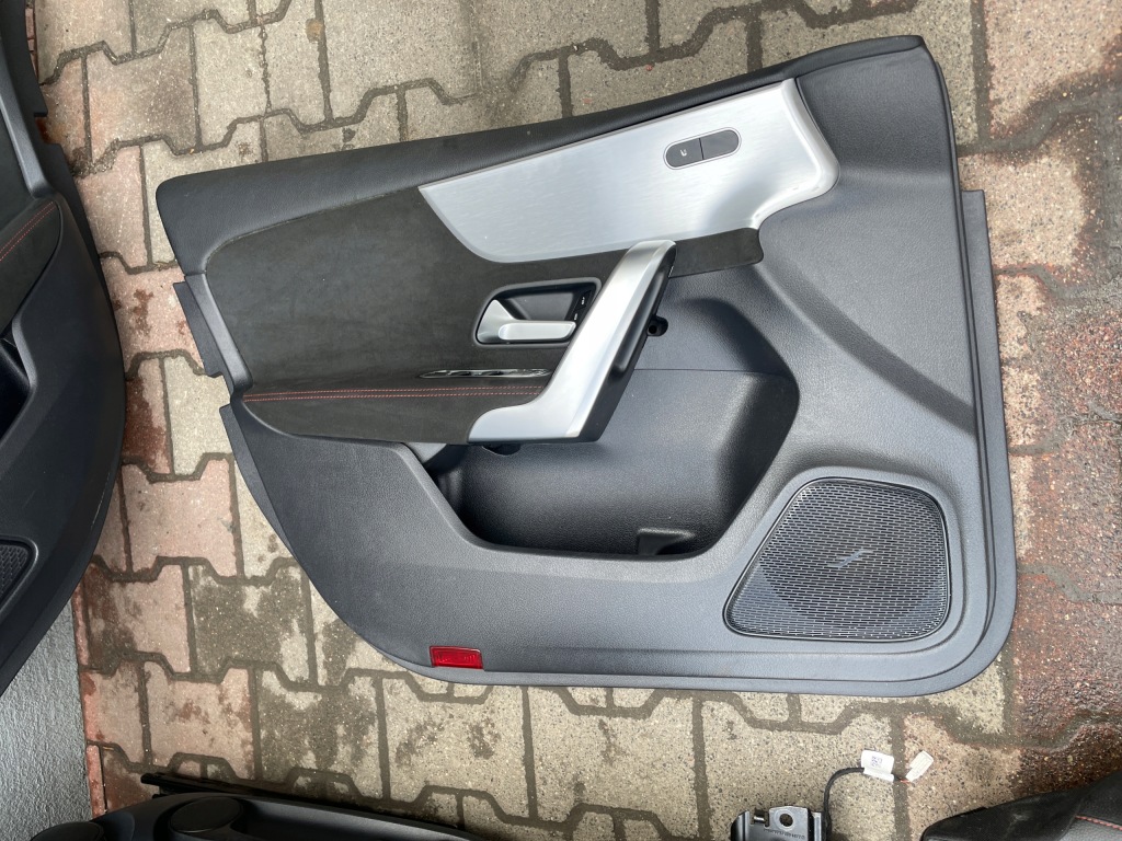 фото №10, Mercedes a 177 a45 amg сидіння заднє сидіння обшивки комплект