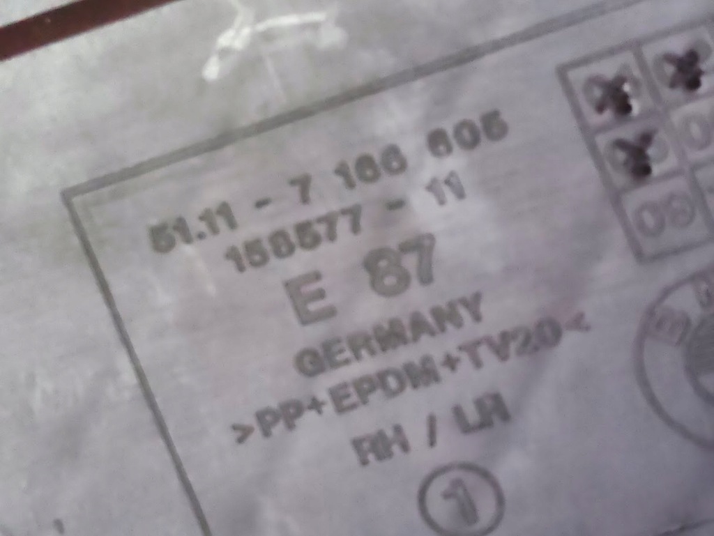 фото №7, Решітка середня бампера передній bmw 1 e81 e82 e87 e88 51117166605