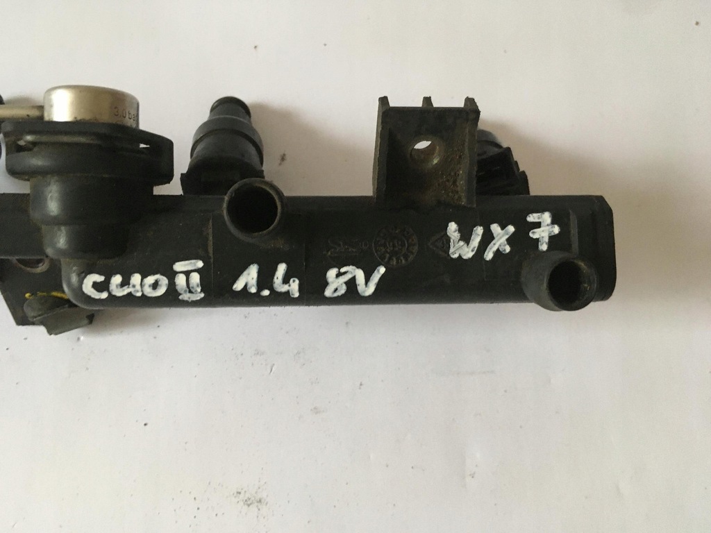 фото №3, Молдинг впрыскная renault kangoo i 1.4 7700868573