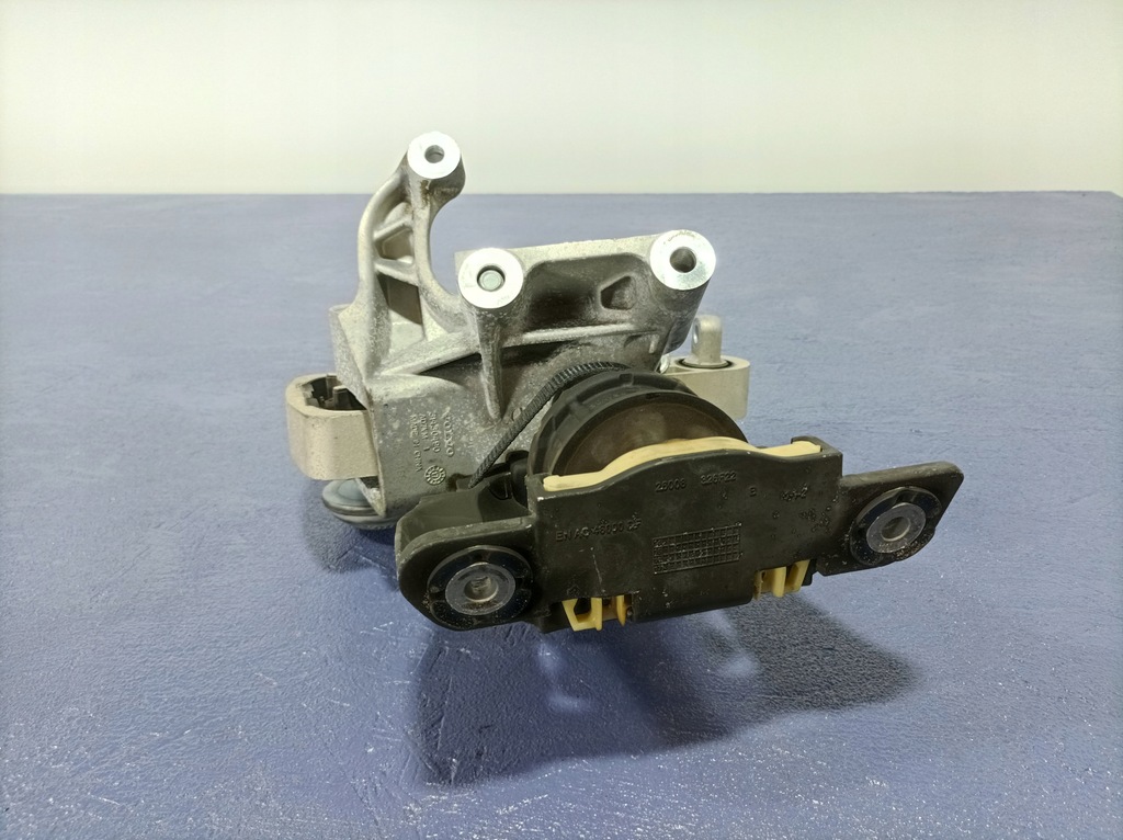 фото №5, Volvo s90 v90 ii 16- 2.0d d4204t9 подушка кронштейн двигуна 31430490