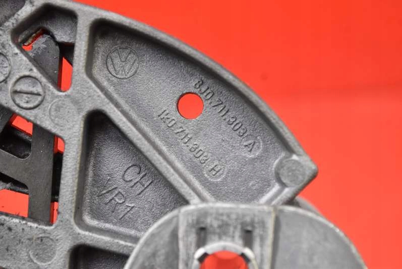 фото №12, Важіль гальма ручного 8j0711303a vw golf 5 v plus 03-09