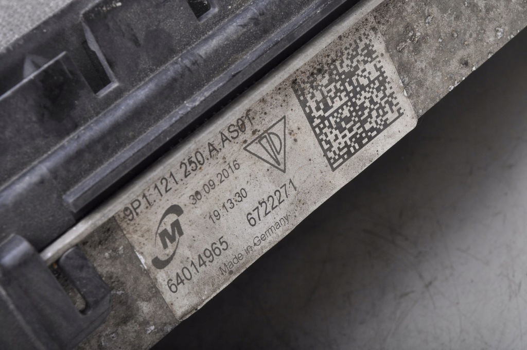 фото №7, Porsche 718 cayman 982 2.0 радіатор wody 9p1121250a