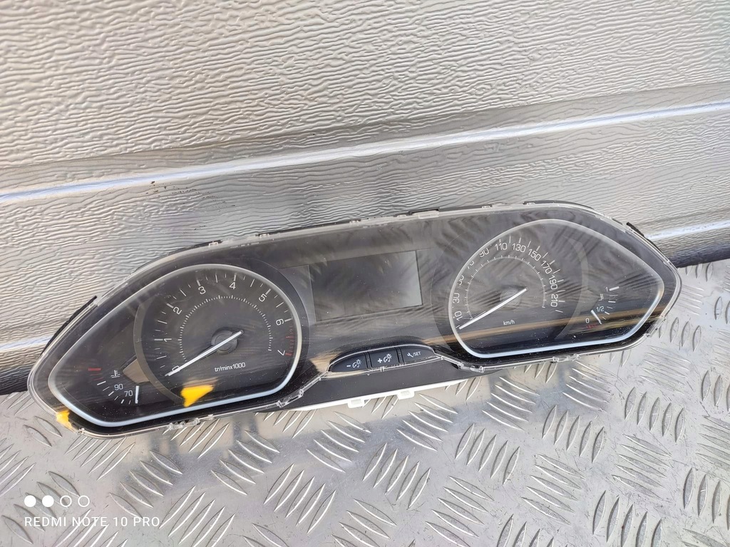 фото №1, Peugeot 208 счетчик приборы lift eu.