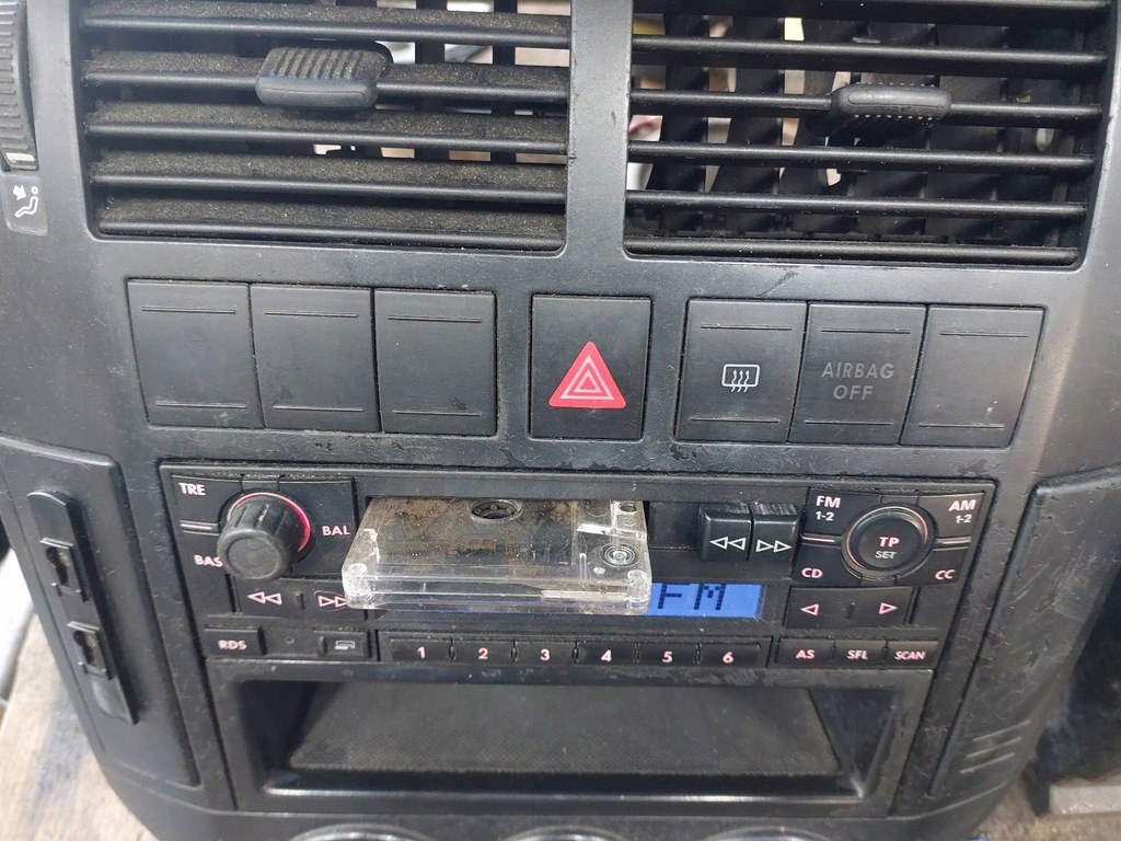 фото №16, Радио проигрыватель + панель обдув + рамка подстаканник polo iv 1j0035152f