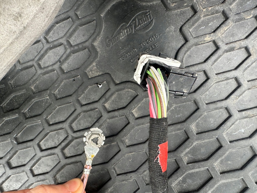 Mercedes-benz cla w118 фаркоп  буксирувальний a1183100700 Ціна