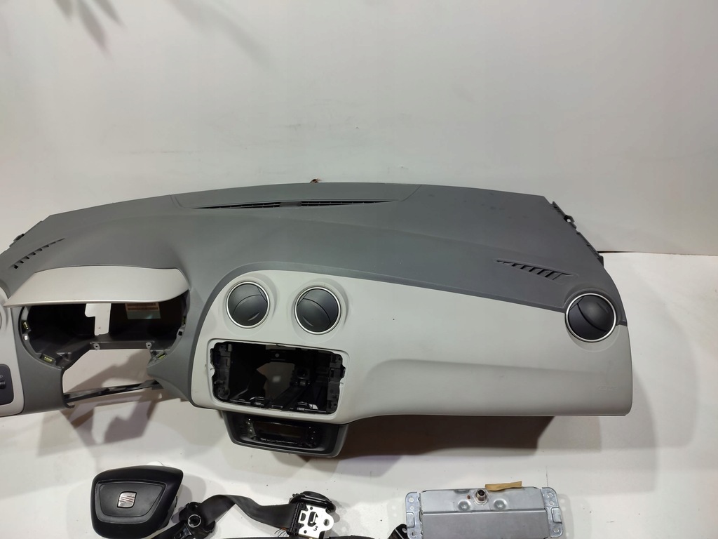 фото №5, Seat ibiza приборная панель консоль подушка безопасности подушки безопасности ремни оригинал демонтаж