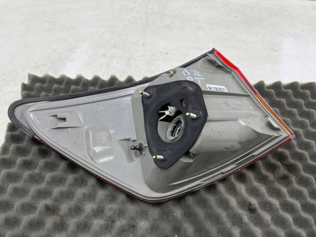 Лампа lexus is ii 05-09r. права задня w крила оригінальна правий задній Зі Шроту