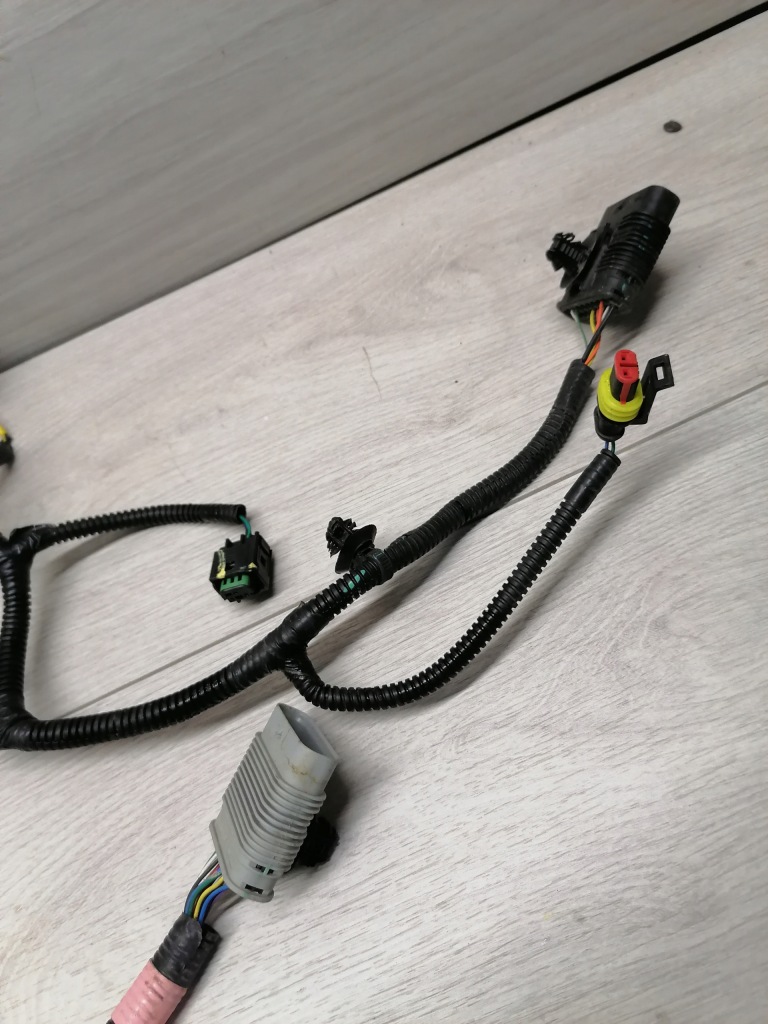 фото №3, Tesla 3 электропроводка поперечина передний - 1567961-00-a