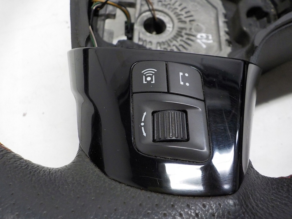 фото №10, Opel corsa d opc line воздуховод кожа multi