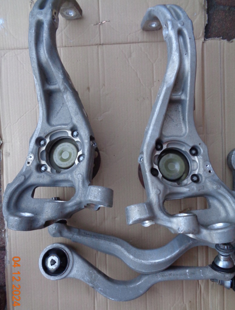 фото №1, Поворотный кулак рычаги правая mercedes w290 4door amg