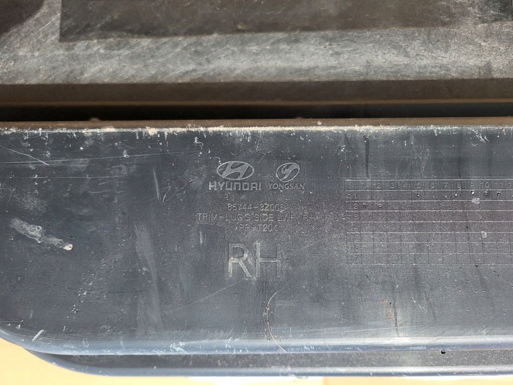 фото №16, Обшивка обивка багажника правый hyundai i40 kombi 85741-3z000 85744-3z006