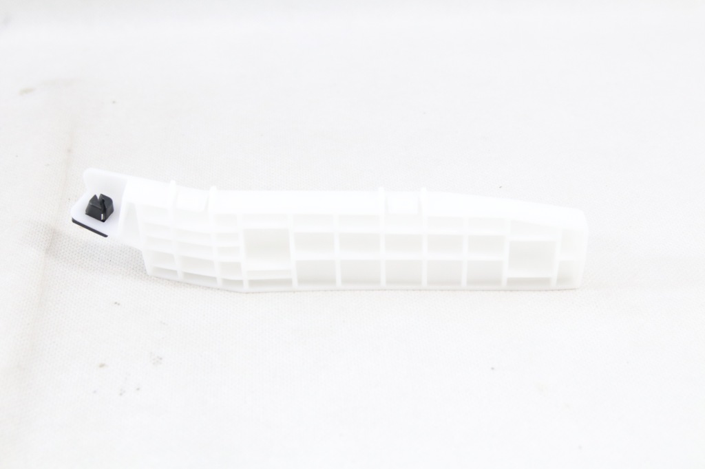 Suzuki grand vitara 3d 05- напрямна бампера задня лівий в Україні