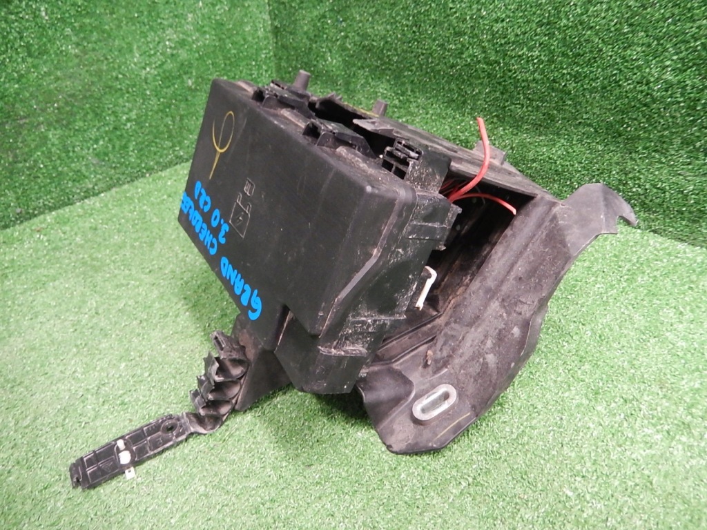 фото №1, Коробка запобіжників grand cherokee wk2 lift 3.0