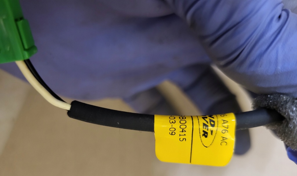 фото №13, Молдинг крышки задний жёлоб левый задняя land rover discovery v 5 l462 оригинальный номер