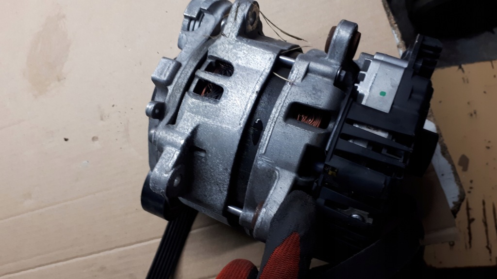 Купити A4 b9 рестайлінг  генератор 2.0 tdi dez a5 8w a6 c8