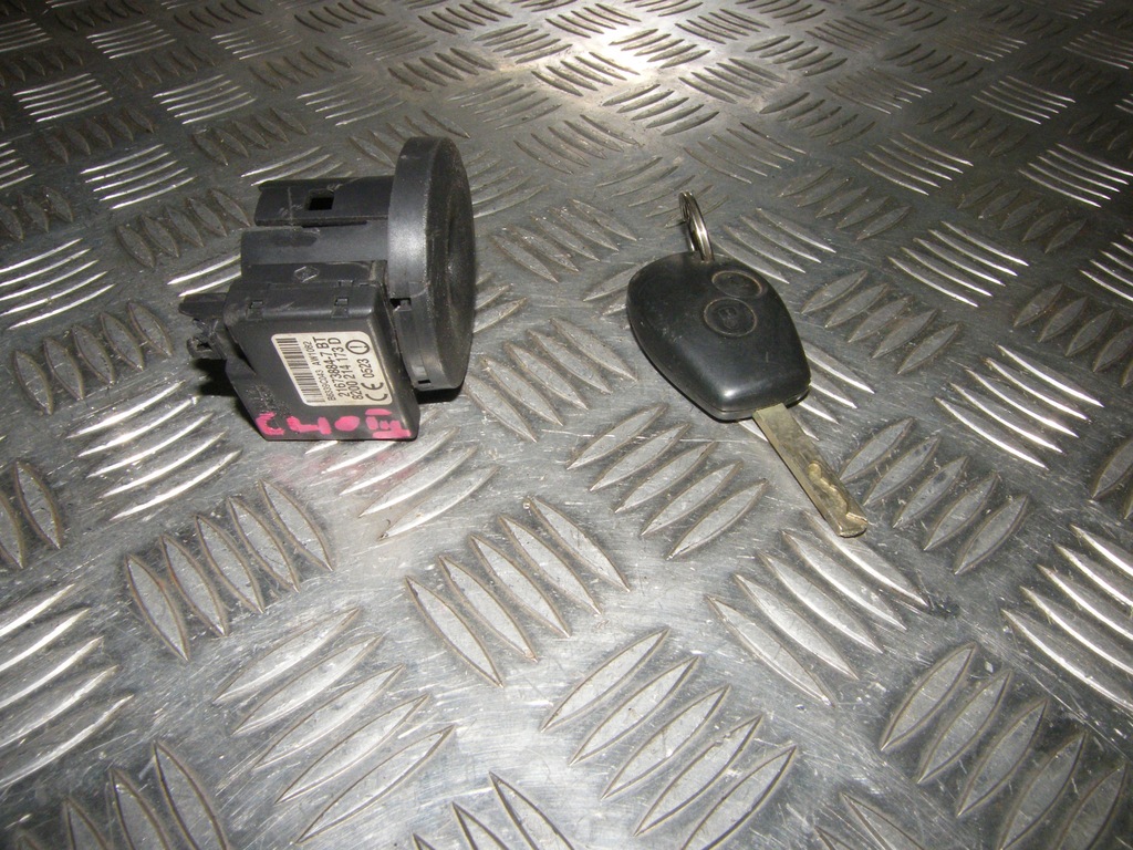 фото №1, Ключ імобілайзер замок запалювання clio iii 8200214173