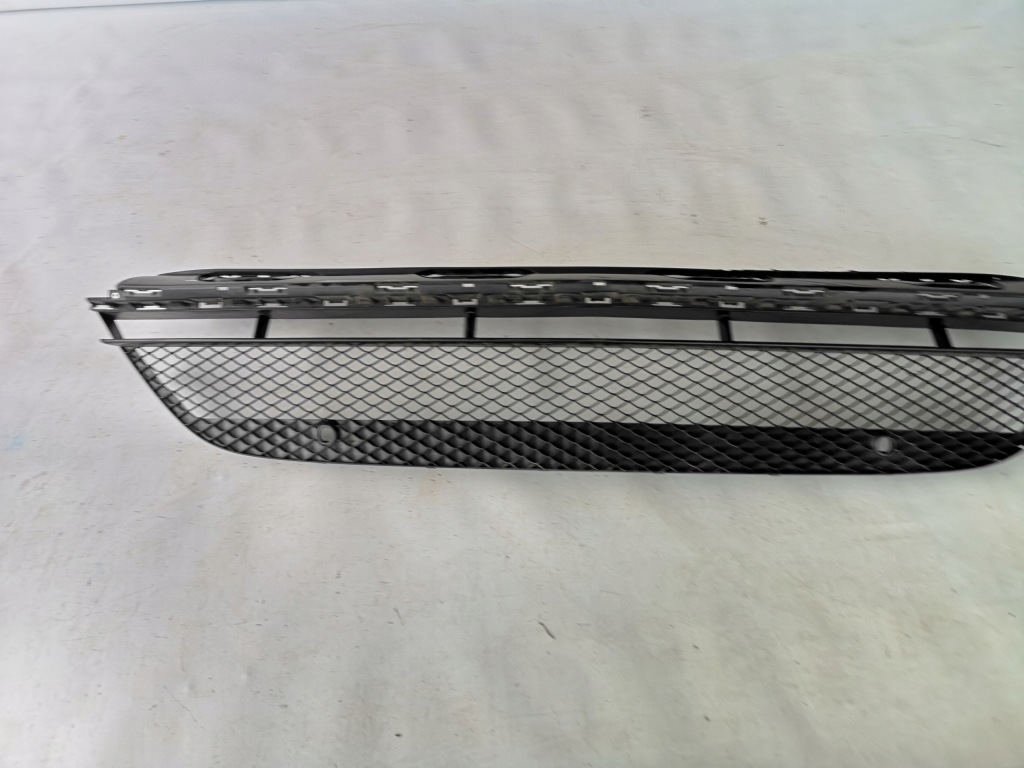 Купить Mercedes glc amg w253- решётка средняя бампера