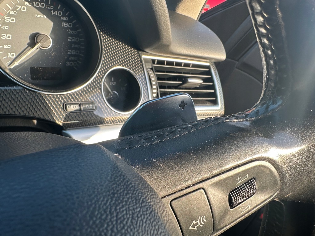 фото №10, Воздуховод трёхспицевая audi s8 d3 комплектная с подушка лепестки переключения хром