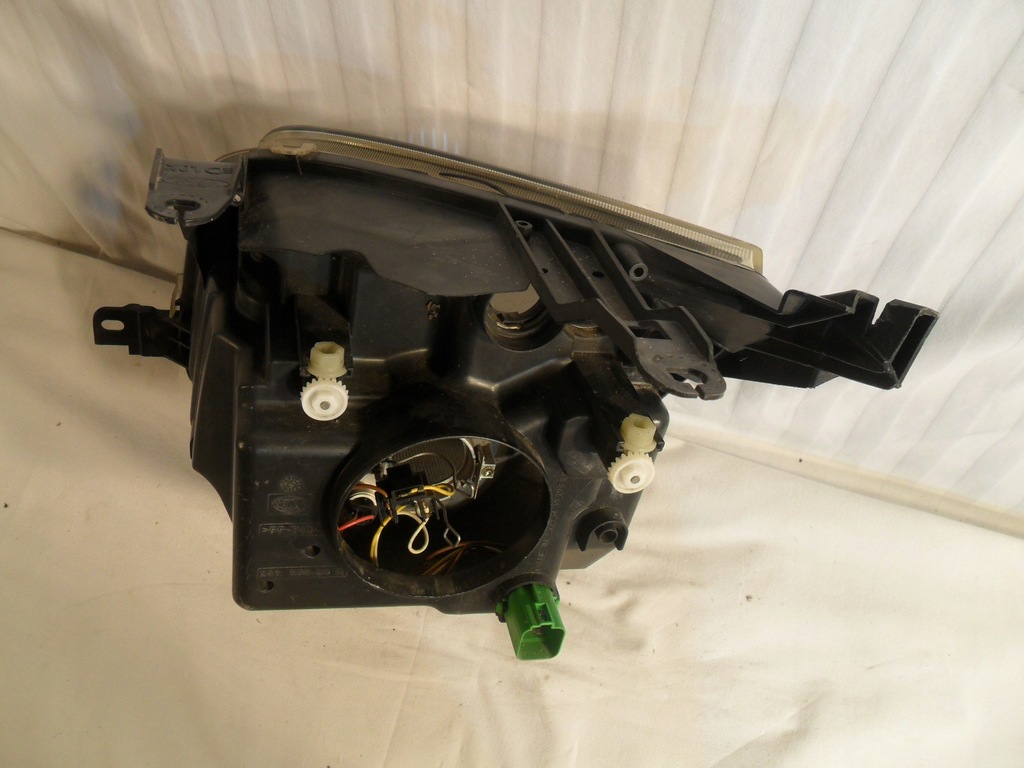 фото №15, Лампа правый перед eu 246898-00r ford fusion 2002-