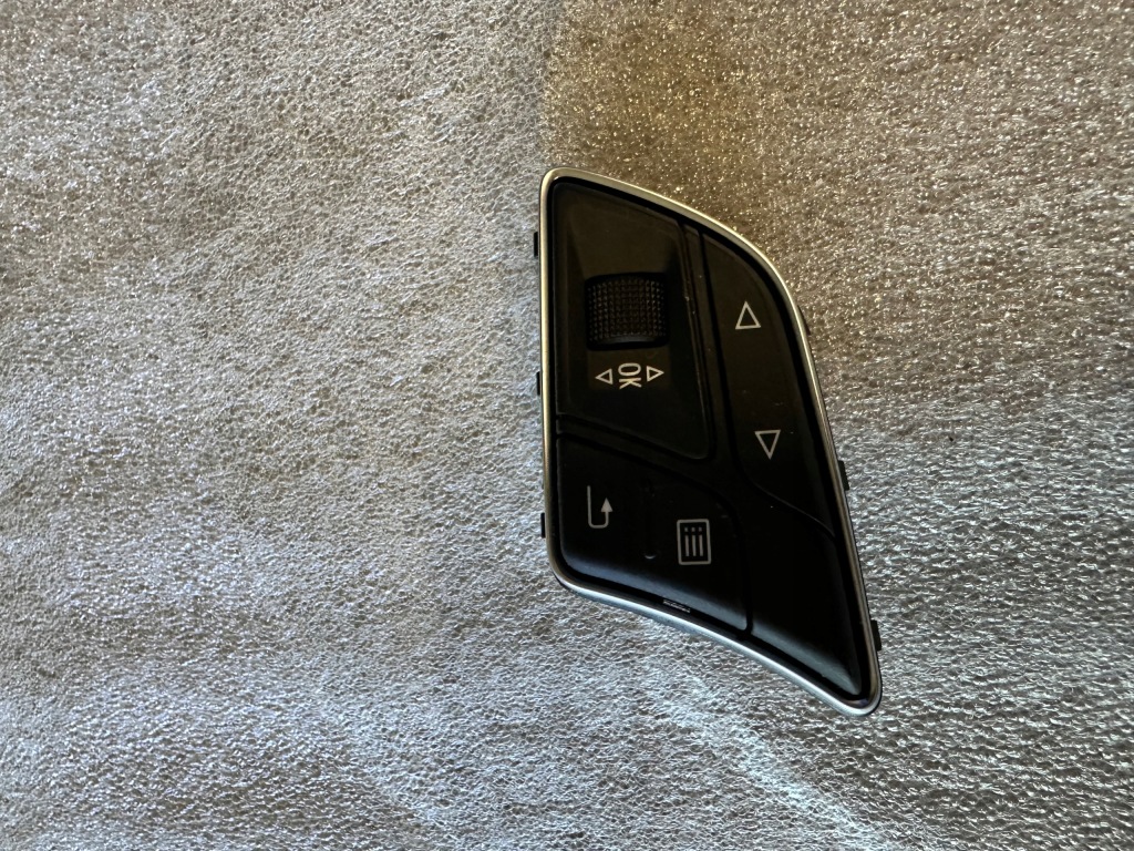 фото №1, Управление мультифункция кнопки audi 81a951523....