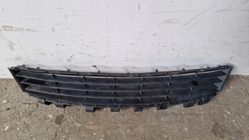 Купить Решётка бампера передняя перед renault megane 2 рестайлинг  8200412379