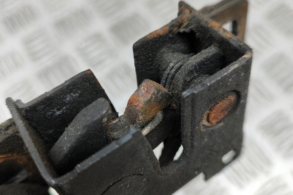 фото №6, Land rover range rover evoque l538 ліва сторона блокування капот 5h22-16700-bb