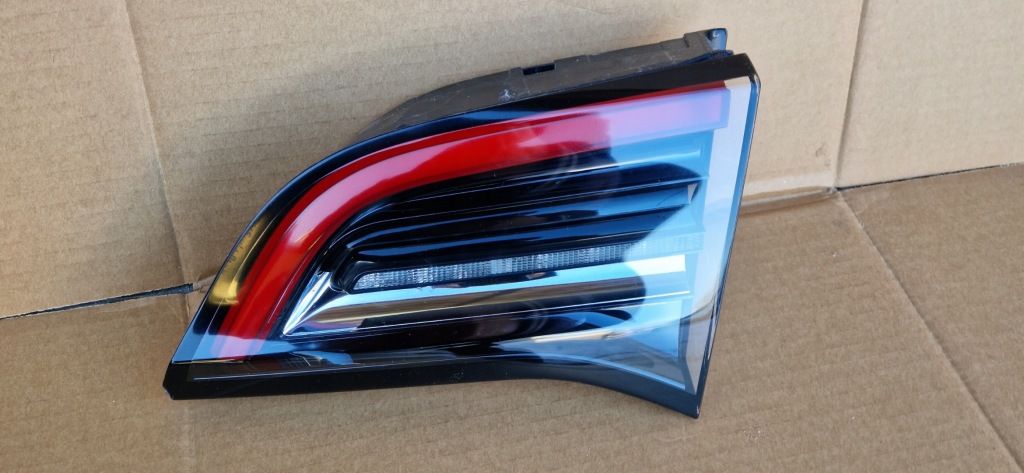 Tesla model 3 lift лампа правая задняя задняя led крышка багажника Киев