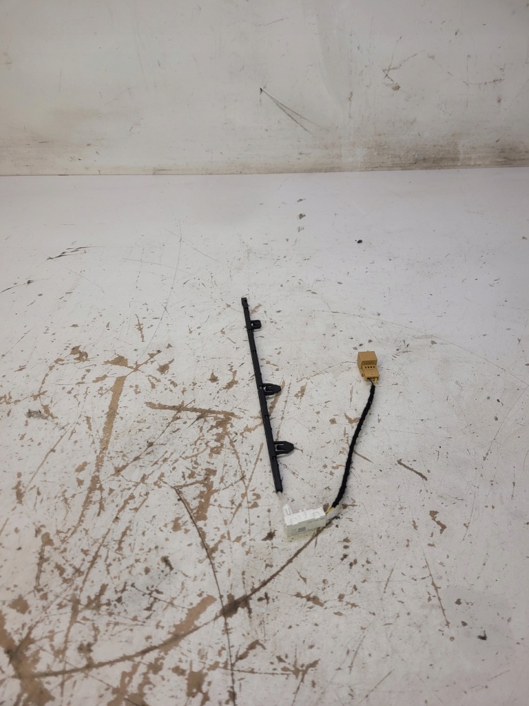 фото №1, Молдинг led дверь audi a4 b9 левый перед 8w0947356