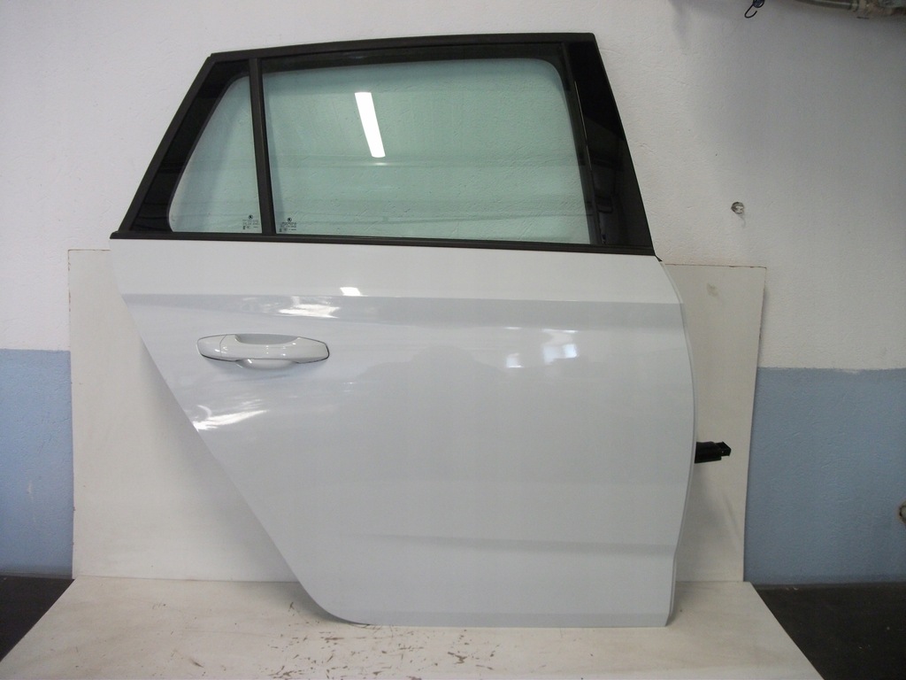 фото №1, Дверь правый задняя skoda kamiq полный 21r.