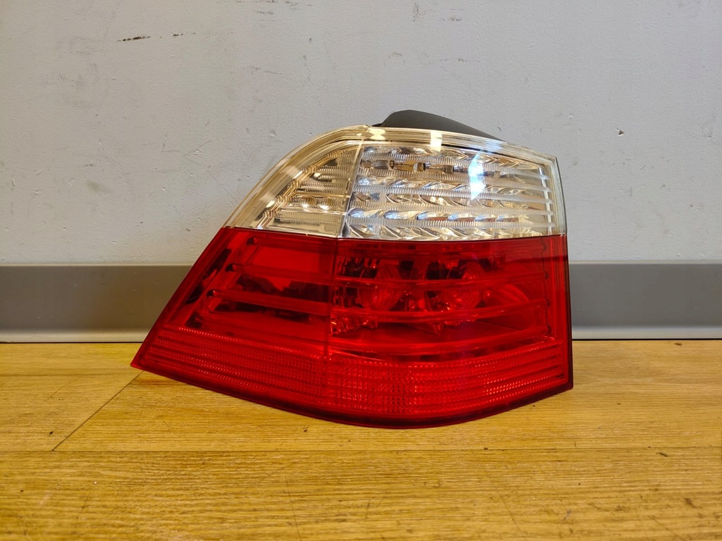 фото №7, Bmw e61 lift lci лампа левый задняя w крыло 7177693