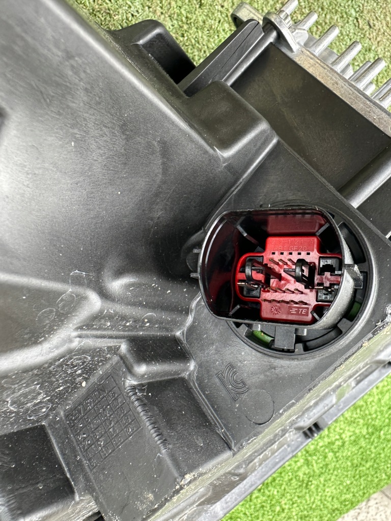 Купить Фара перед левая jaguar e-pace premium m9c3-13w030-ef