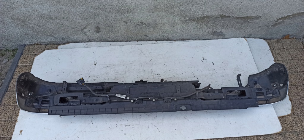 Vw amarok 2 2022- бампер задний 6 pdc n1xb-17b810-c Оригинал