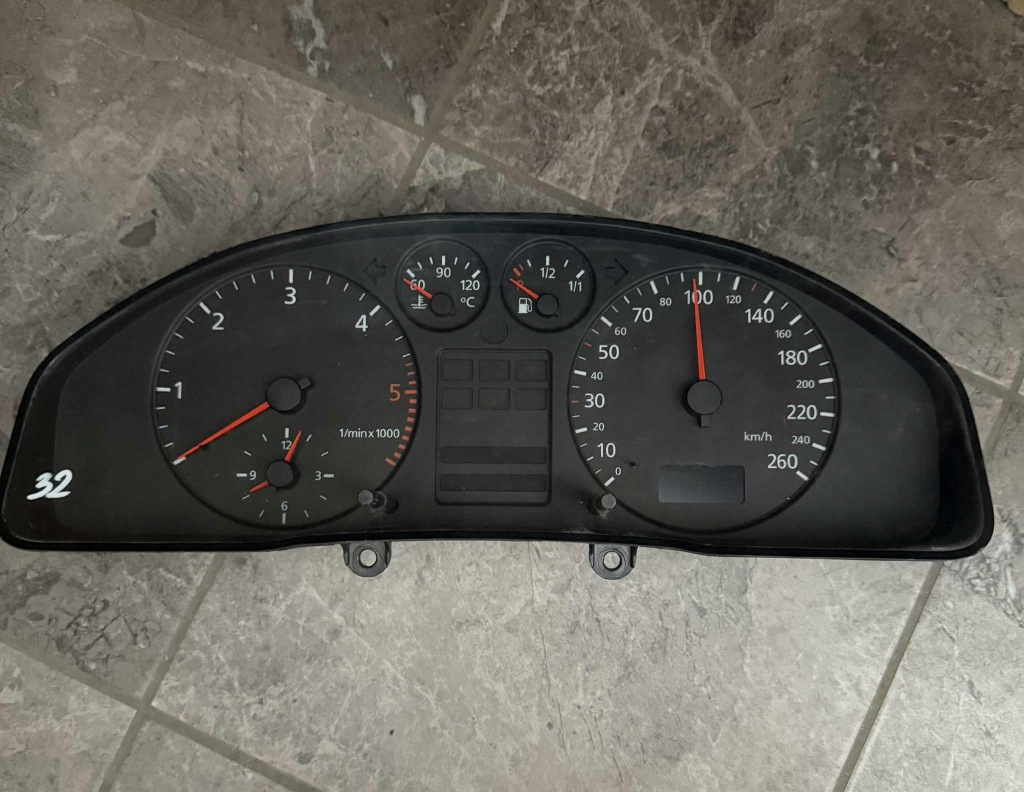 фото №1, Лічильник прилади audi a4 b5 8d0919861a