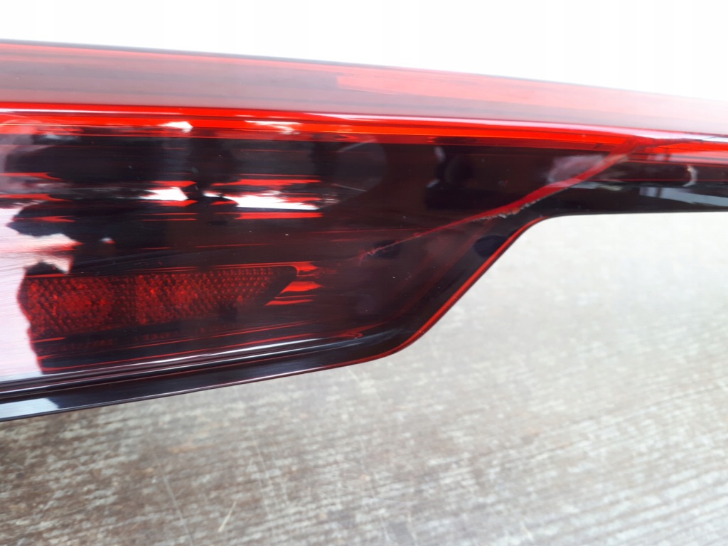 Lexus ux 250h 19-23 накладка задня лампа середня w кришка Недорого