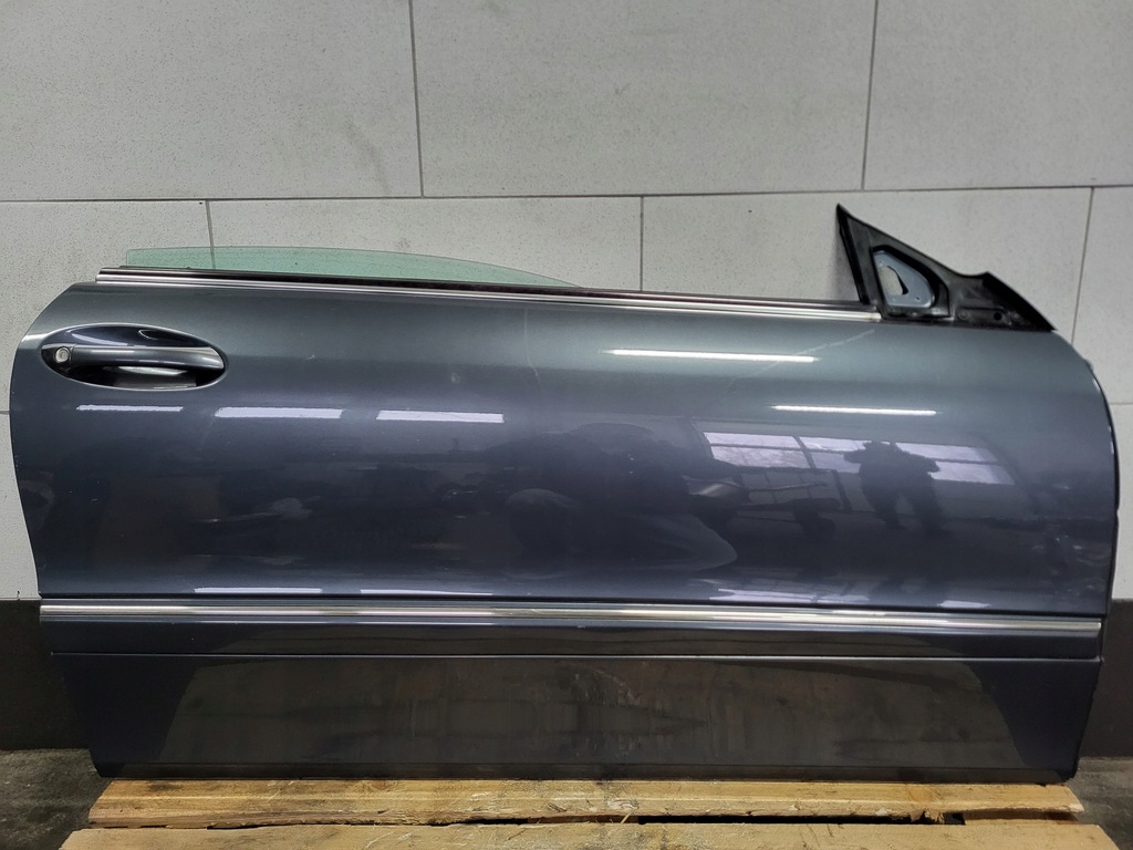 фото №1, Mercedes clk a209 w209 c209 lift дверь правое c755 755