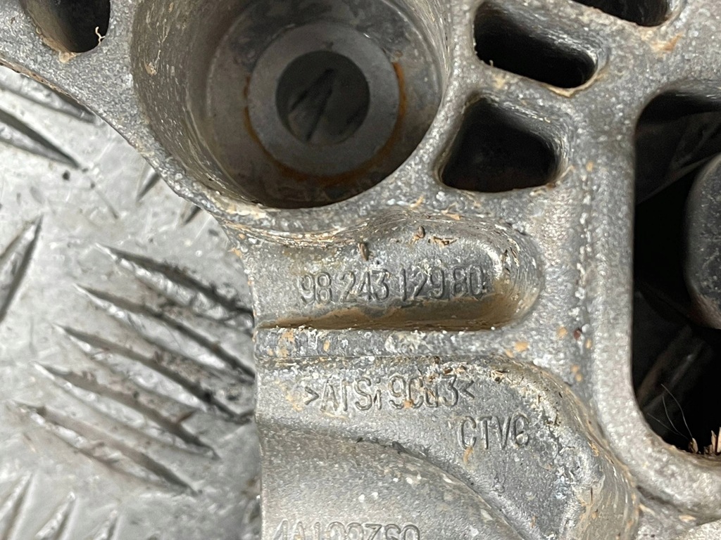 фото №8, Кронштейн двигателя peugeot 2008 ii 9824312980