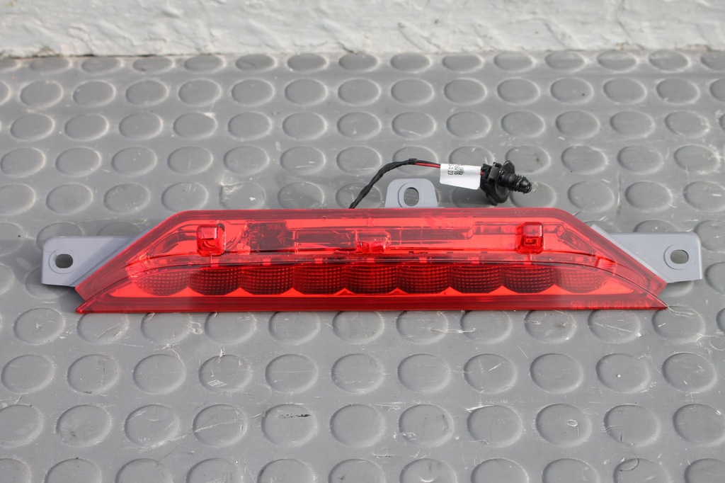 фото №1, Лампа стоп третий свет стоп-сигнал chrysler pacifica 16-20