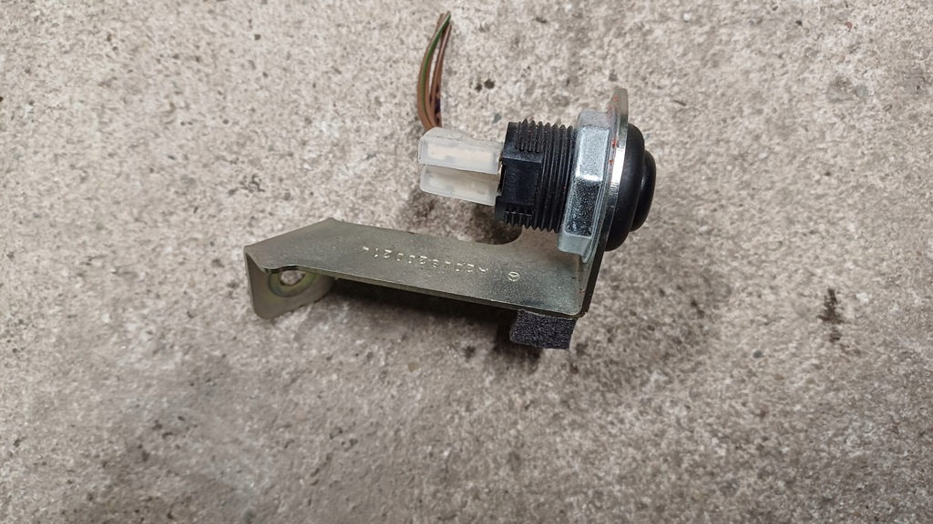 фото №1, Mercedes w212 кнопка sos переключатель a2048200214