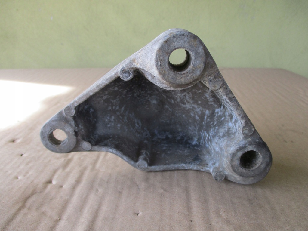 фото №5, Кронштейн двигателя 113320021r renault megane iii 1.5dci