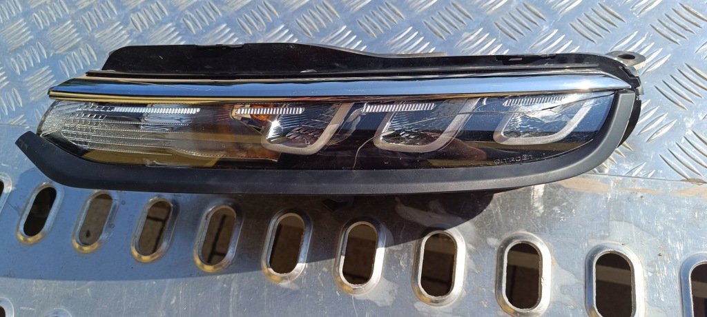 Citroen c3 3 фара перед левая led drl 16-20 9823313080 в Украине